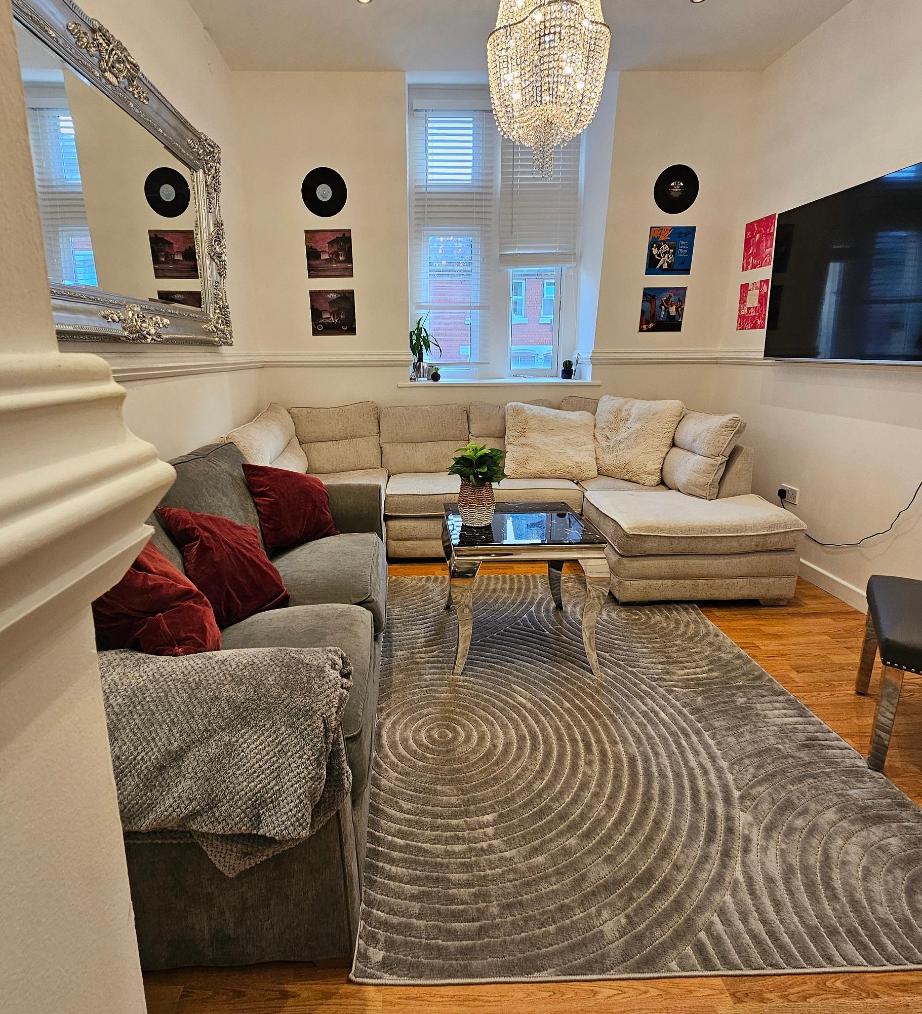 White Tulip Central 3 bedroom Duplex Loft1