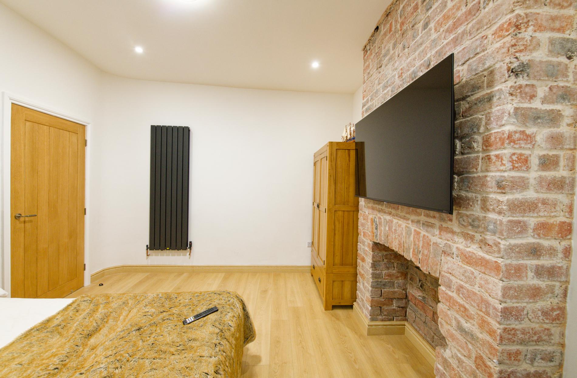 4-BR Liverpool House: Free Parking & Self Check-in4