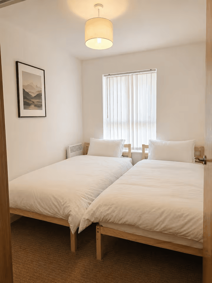 2 Bed Webster Road Park Apart with Free Parking3